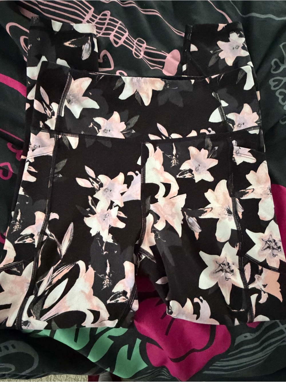 Victoria’s Secret lily leggings 8 M pockets